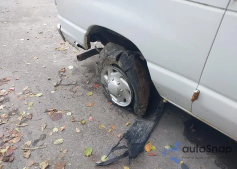 2006 Ford E-350 Super Duty from USA, damaged, VIN 1FBNE31L46HA02530